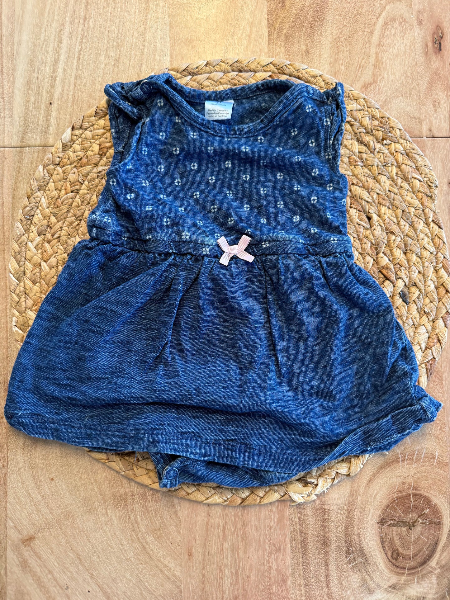 Robe cache couche 3 mois