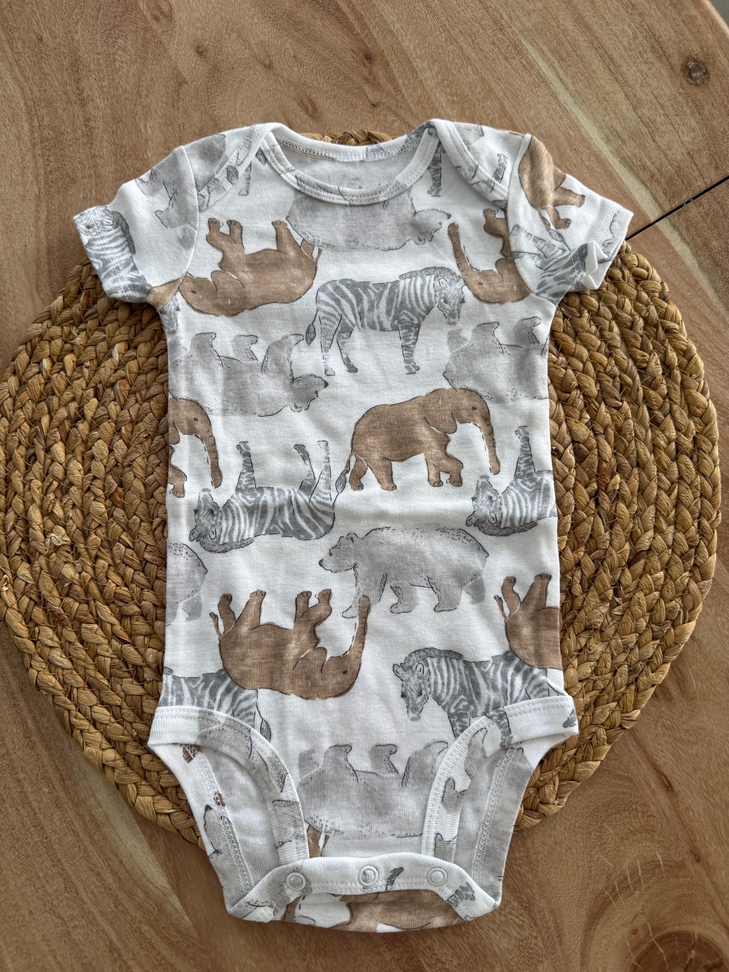 Cache couche 3-6 mois