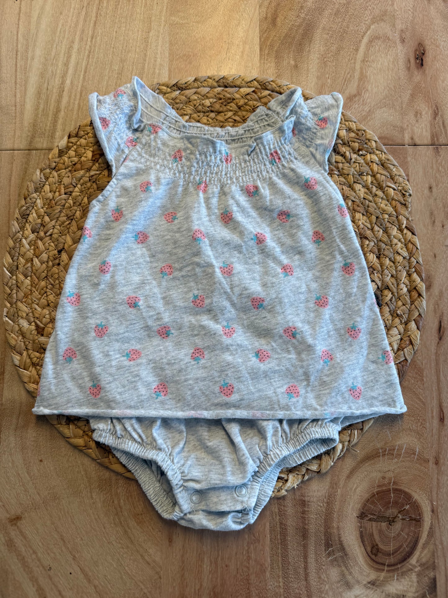 Robe cache couche 3 mois