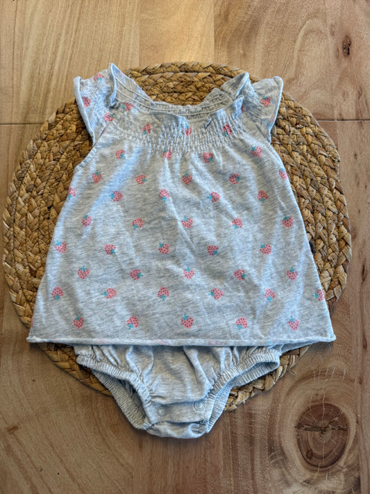 Robe cache couche 3 mois