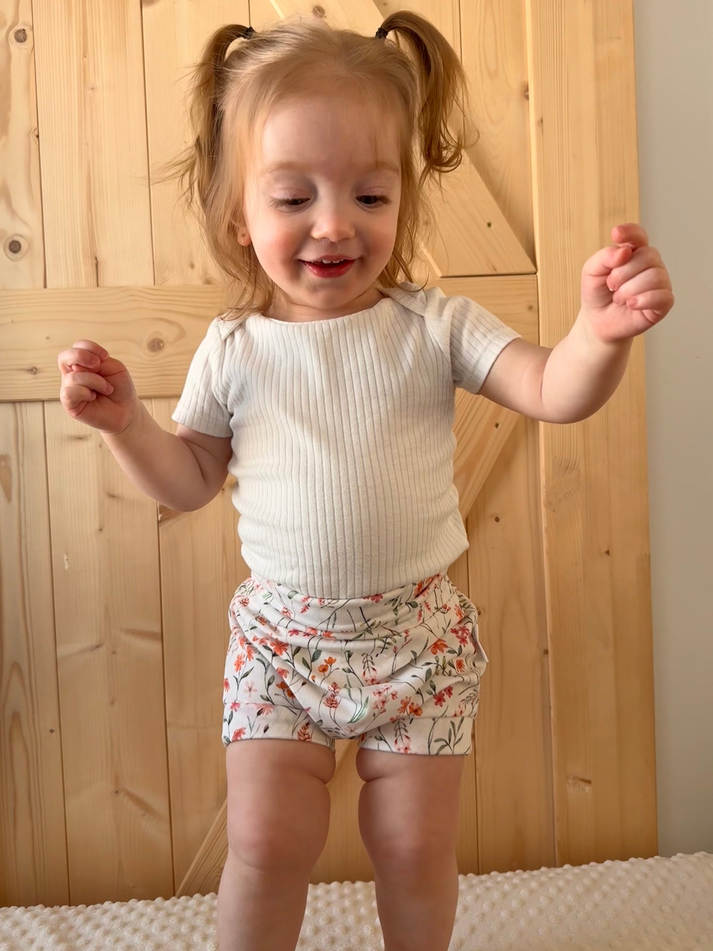 Short évolutif fleuris