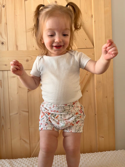 Short évolutif fleuris