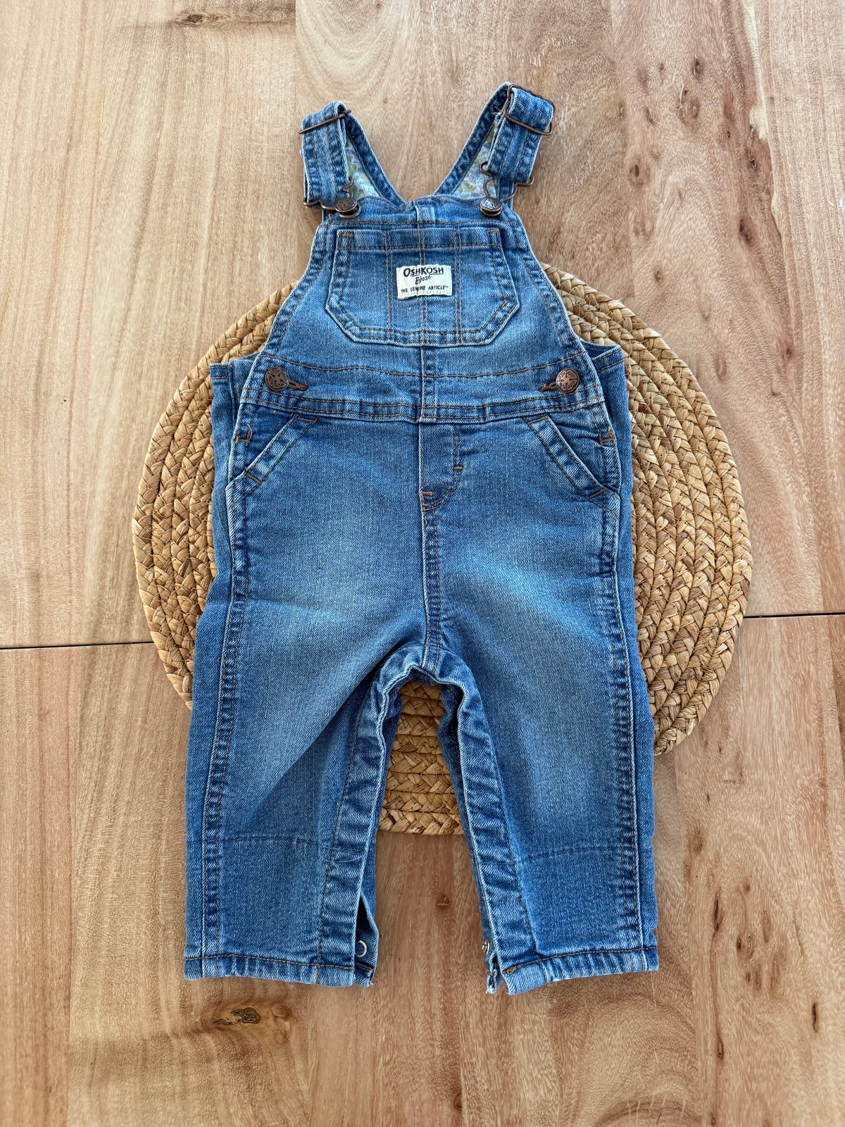 Salopette Oshkosh 9 mois