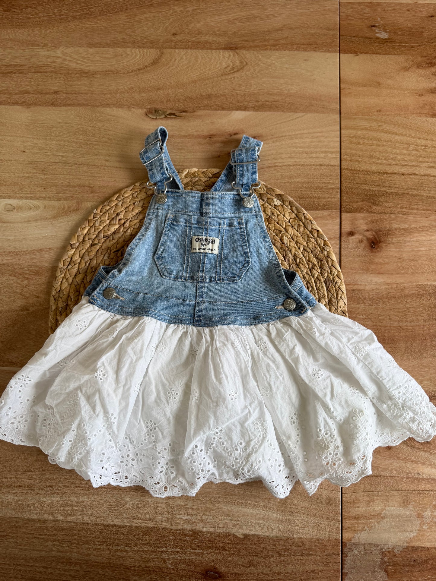 (Imparfait) Jupe salopette Oshkosh 24 mois