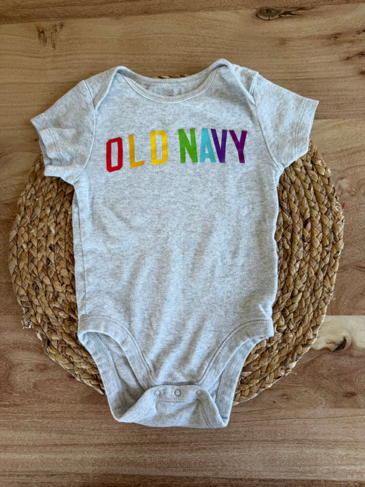 Cache couche Old Navy 18 mois
