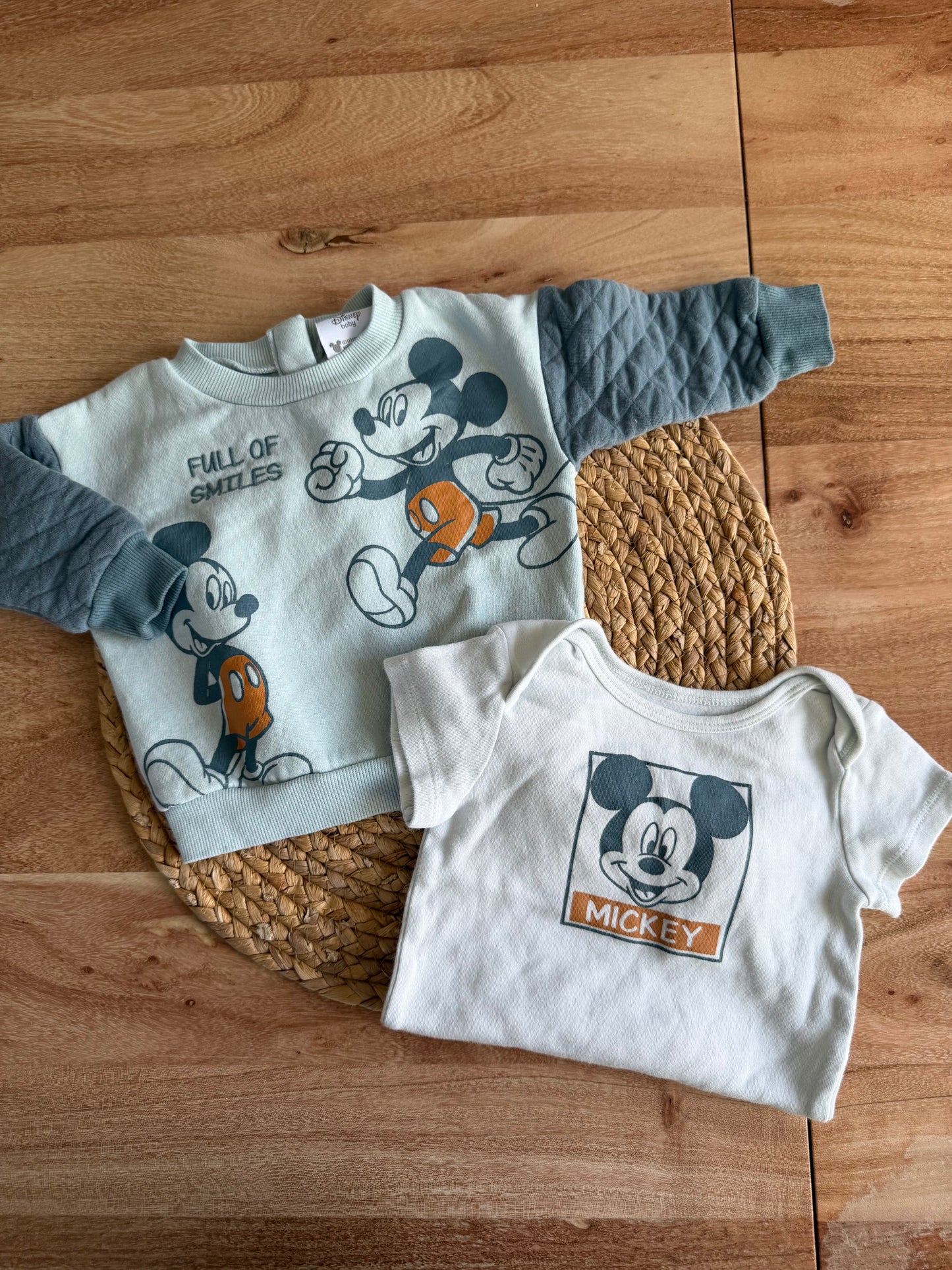 Chandail et cache couche Mickey 6 mois