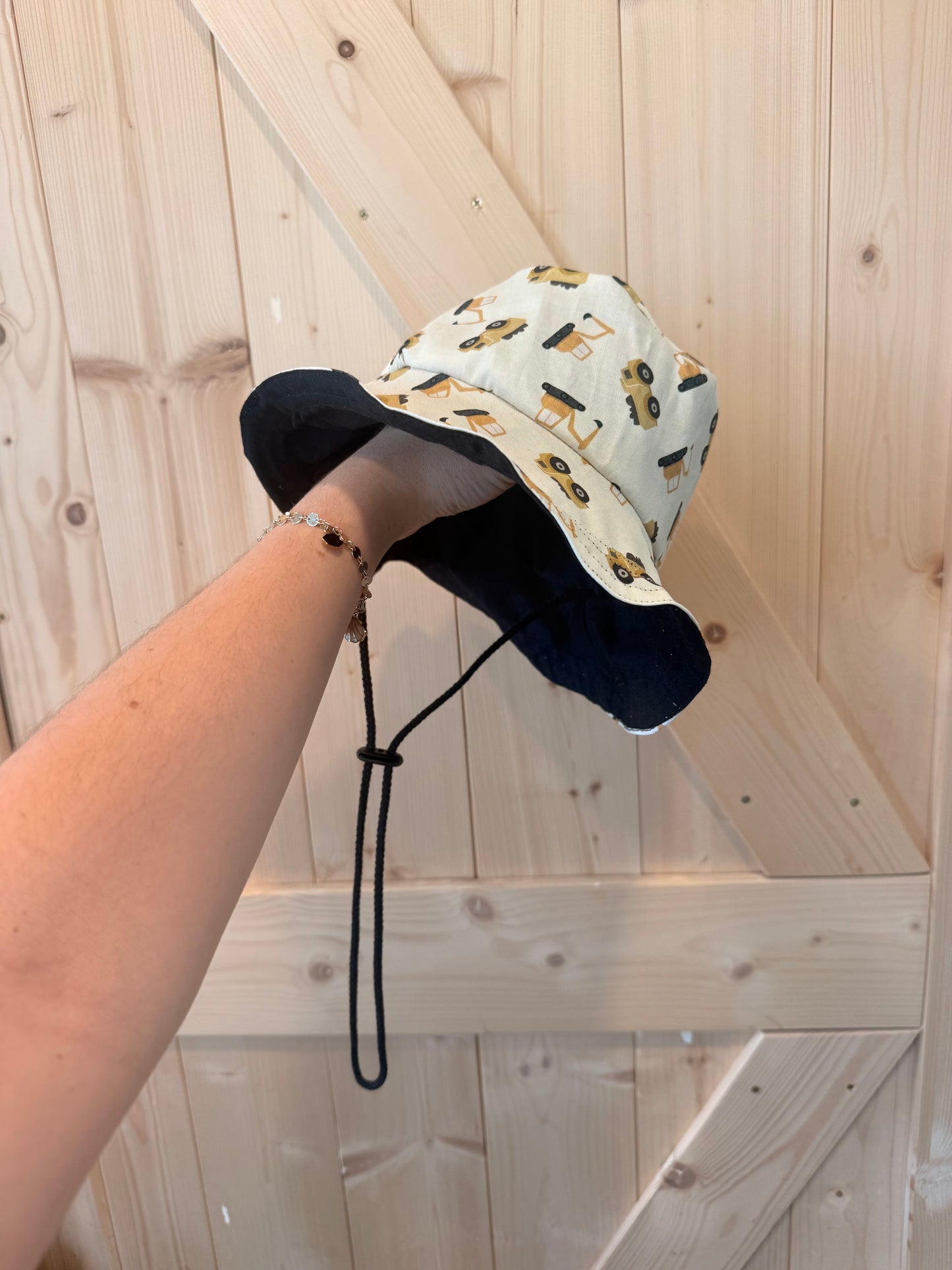 Chapeau construction