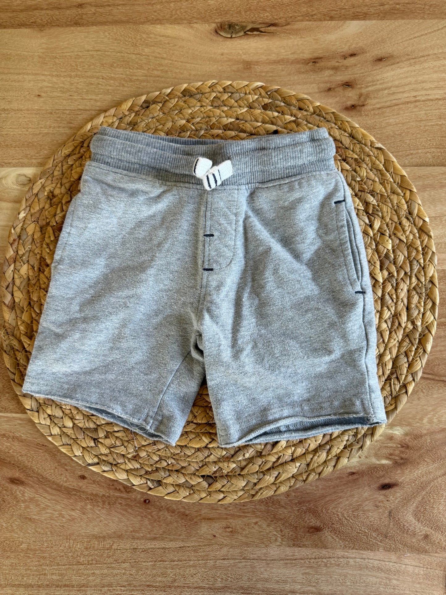 Short 9 mois