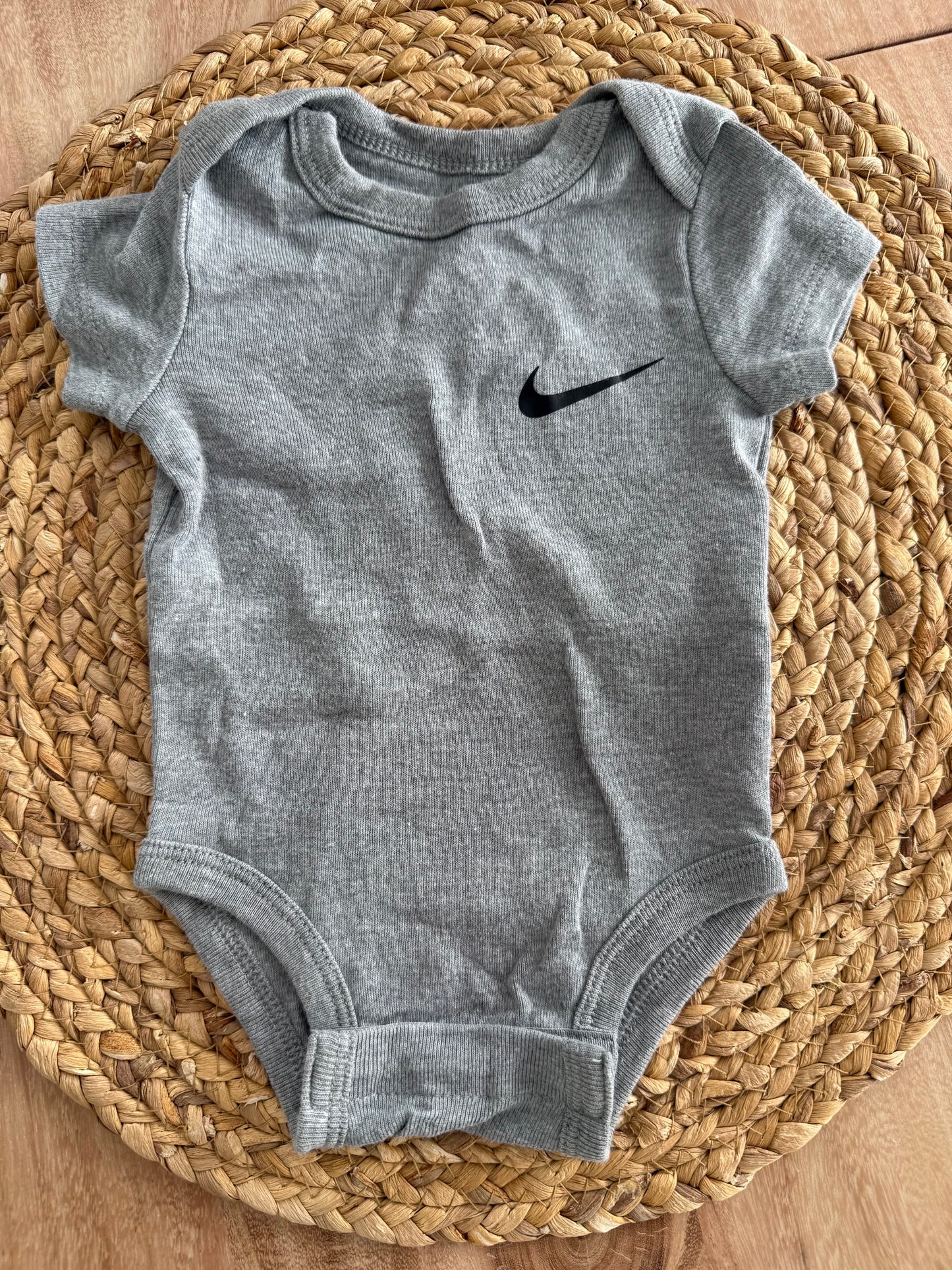 Cache couche Nike 0-3 mois