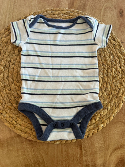 Cache couche newborn