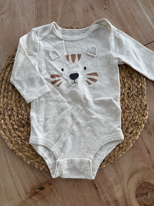 Cache couche 3-6 mois