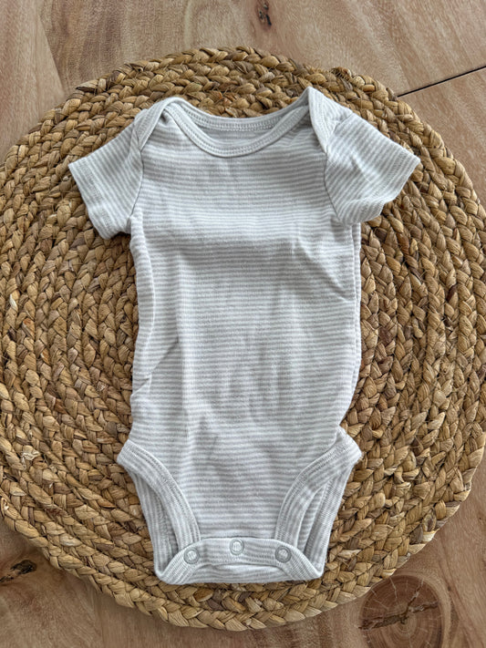 Cache couche carter's newborn