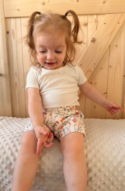 Short évolutif fleuris