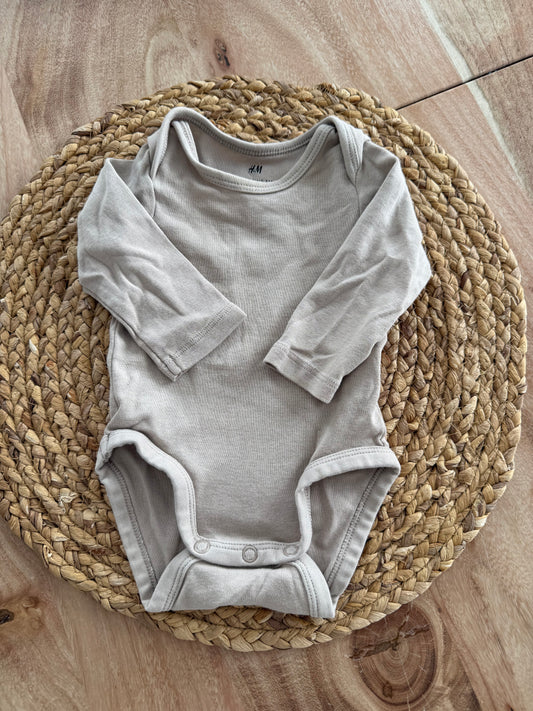 Cache couche H&M 2-4 mois