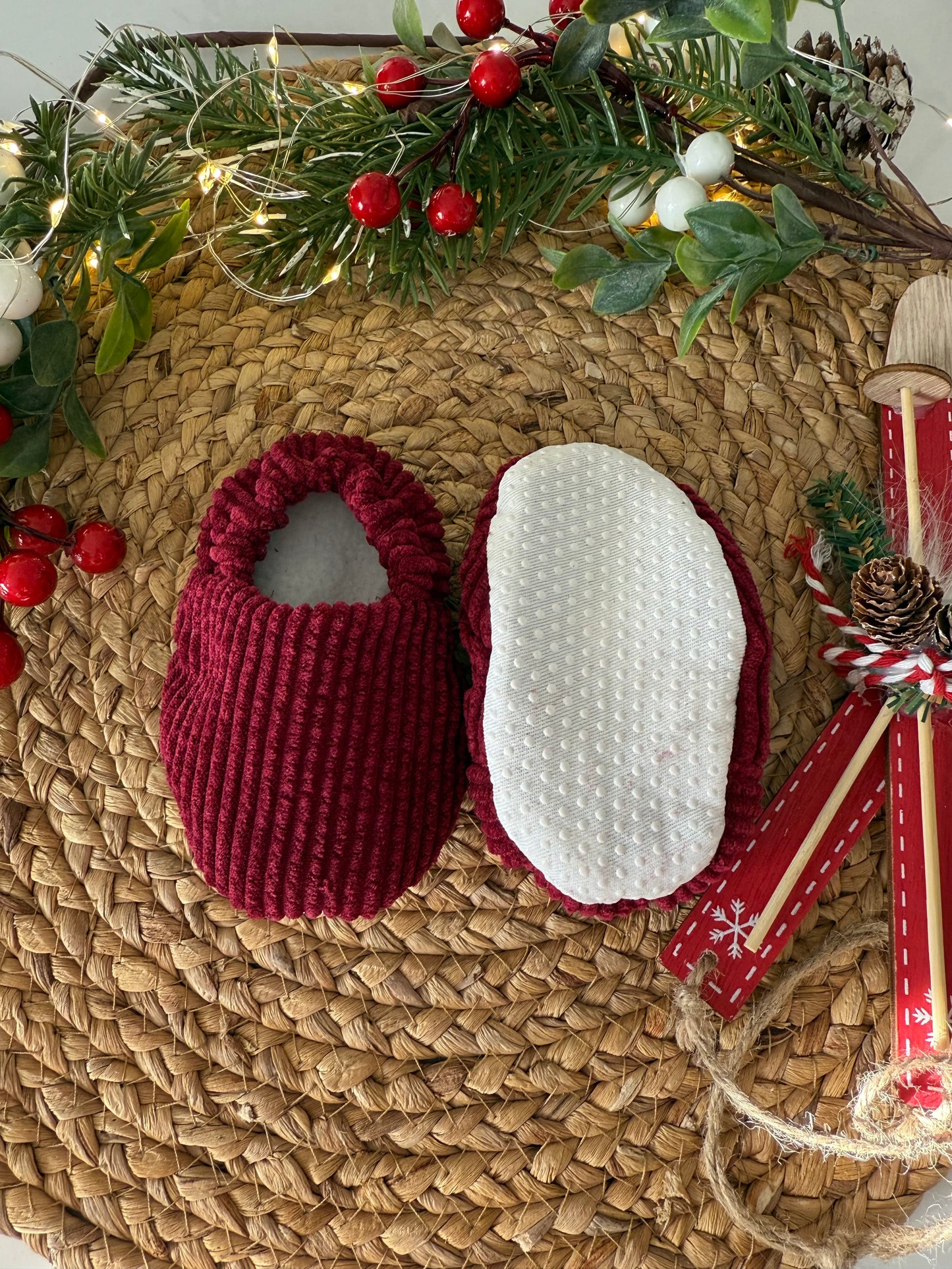 Pantoufle en velours rouge