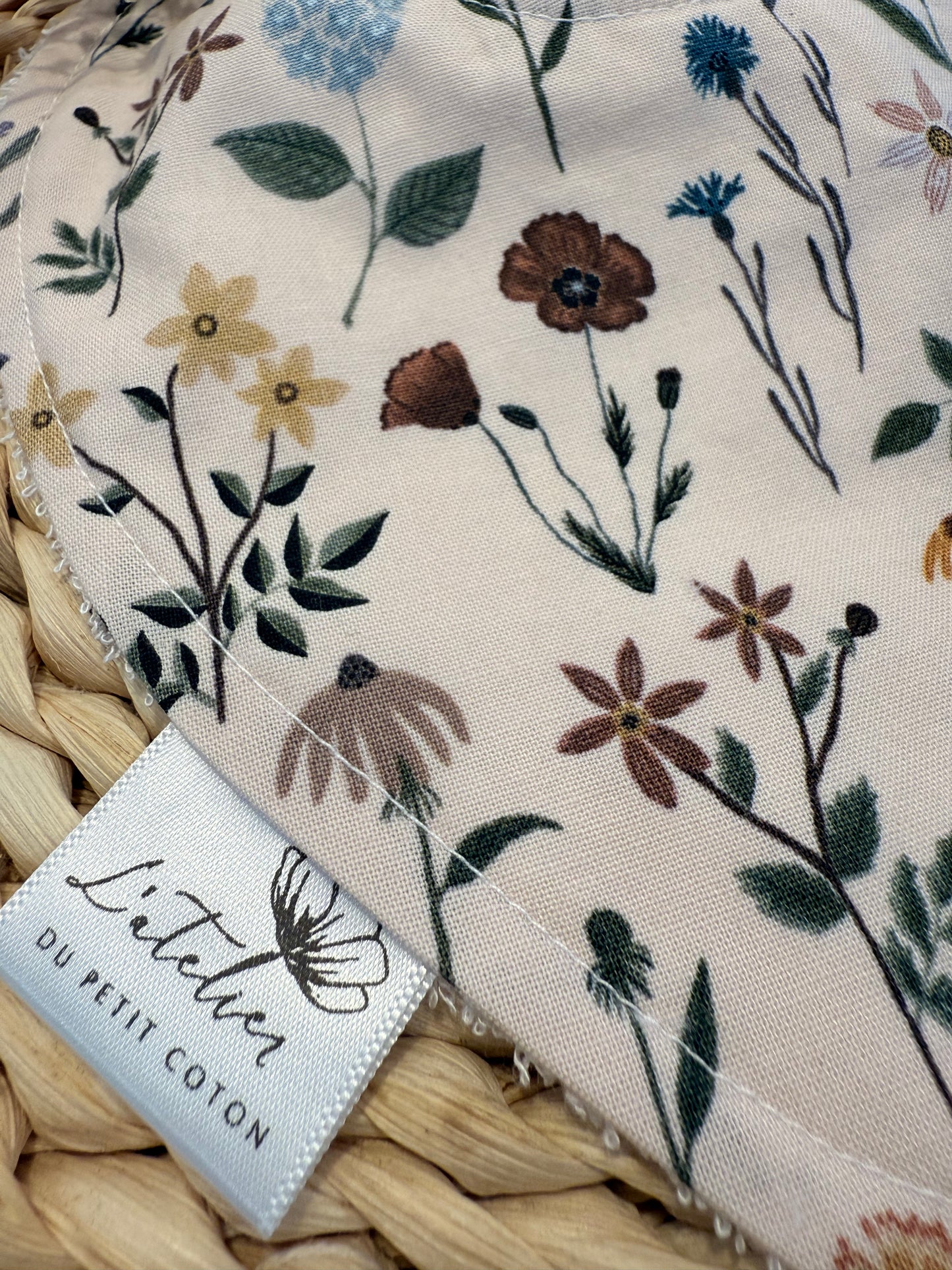 Bavoir fleur automne